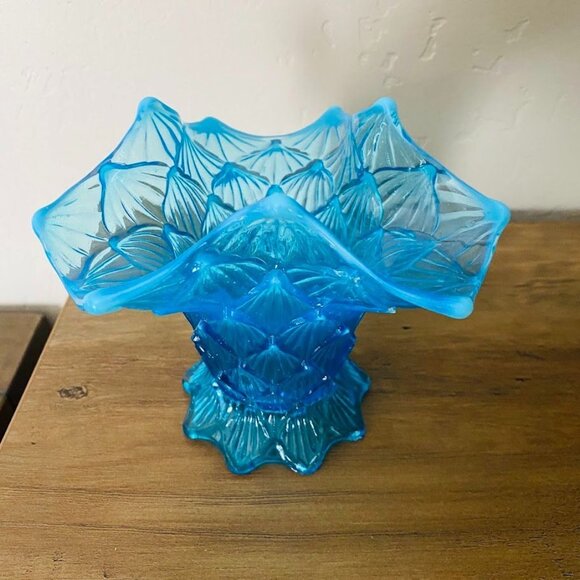 Vintage Dugan Blue Opalescent “Fishscale & Beads” Glass Ruffled Vase (c. 1908–19 - Picture 5 of 8